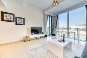 Contemporary Classy Bluewaters & Marina view